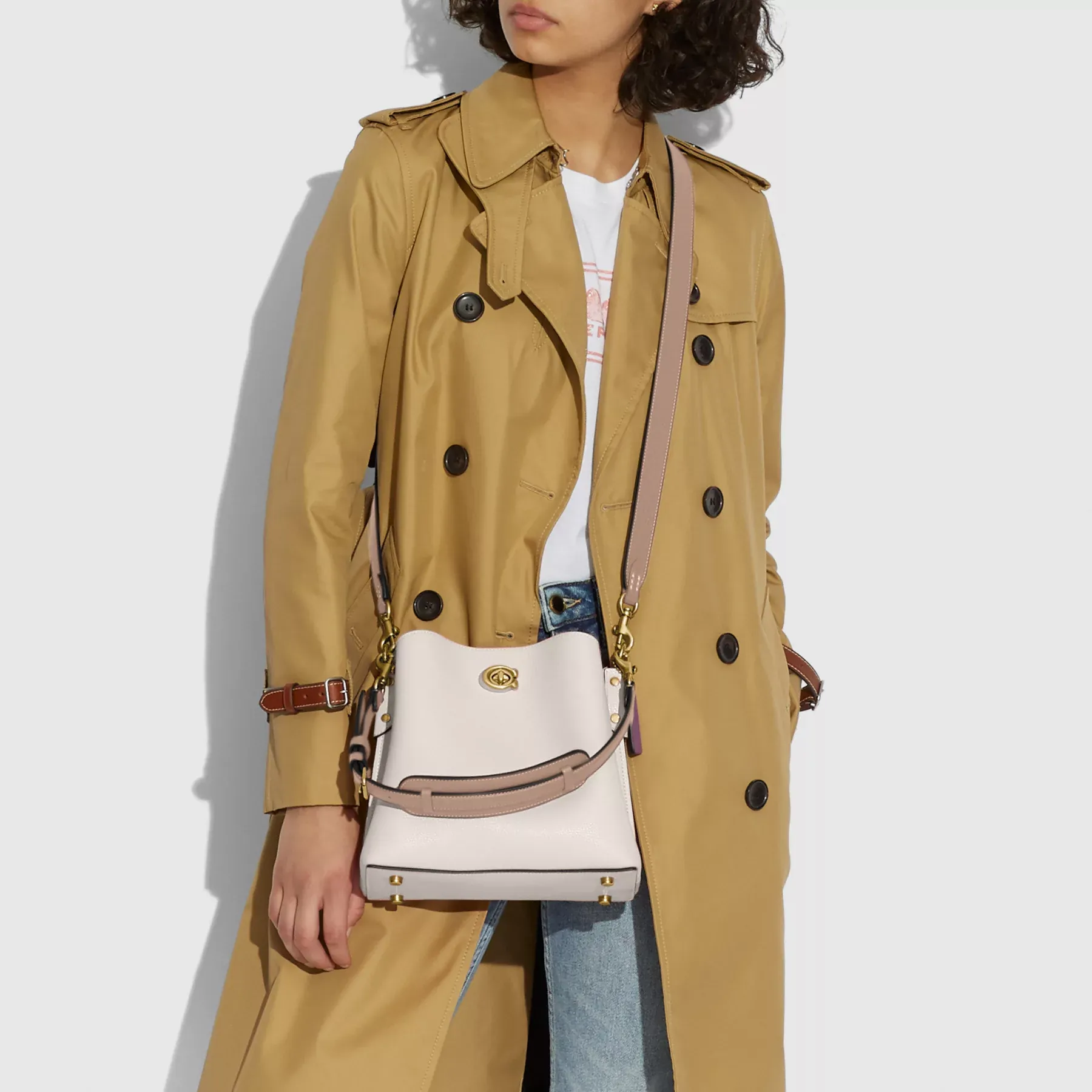 COACH Bolso tipo cubo Willow con bloques de color Tiza Multi COACH Bolso tipo cubo Willow con bloques de color Tiza Multi