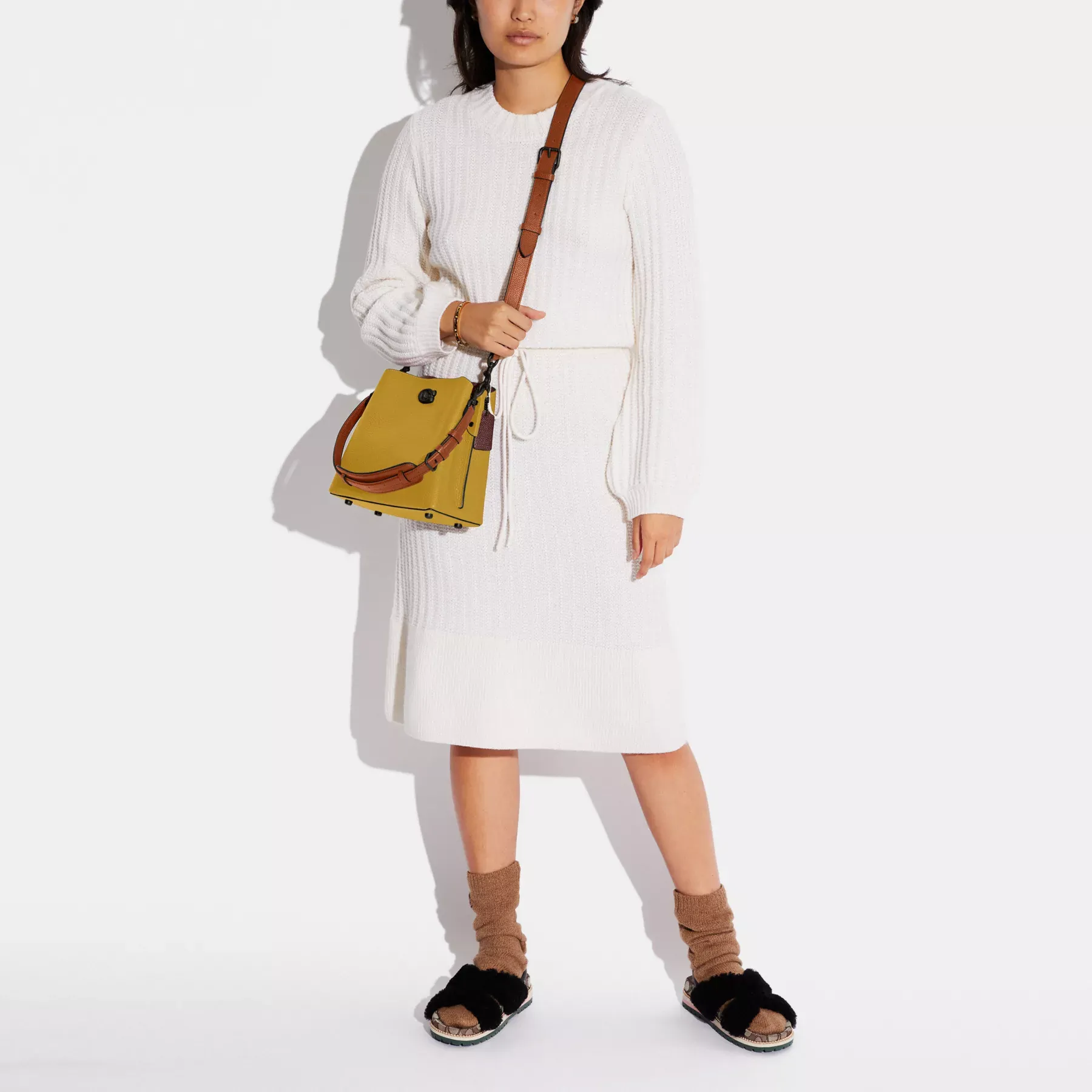 COACH Bolso tipo cubo Willow con bloques de color Lino Multi COACH Bolso tipo cubo Willow con bloques de color Lino Multi