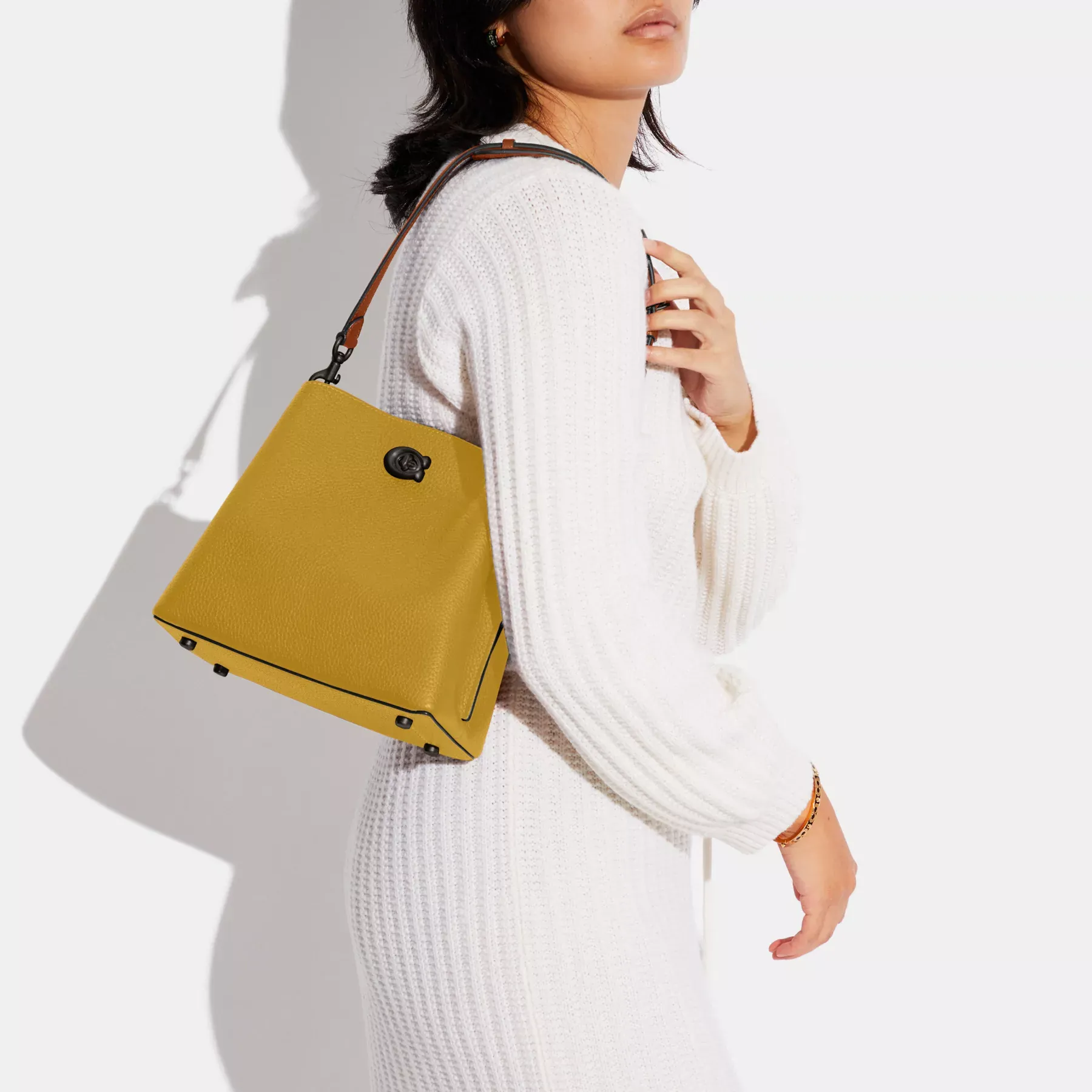 COACH Bolso tipo cubo Willow con bloques de color Lino Multi COACH Bolso tipo cubo Willow con bloques de color Lino Multi